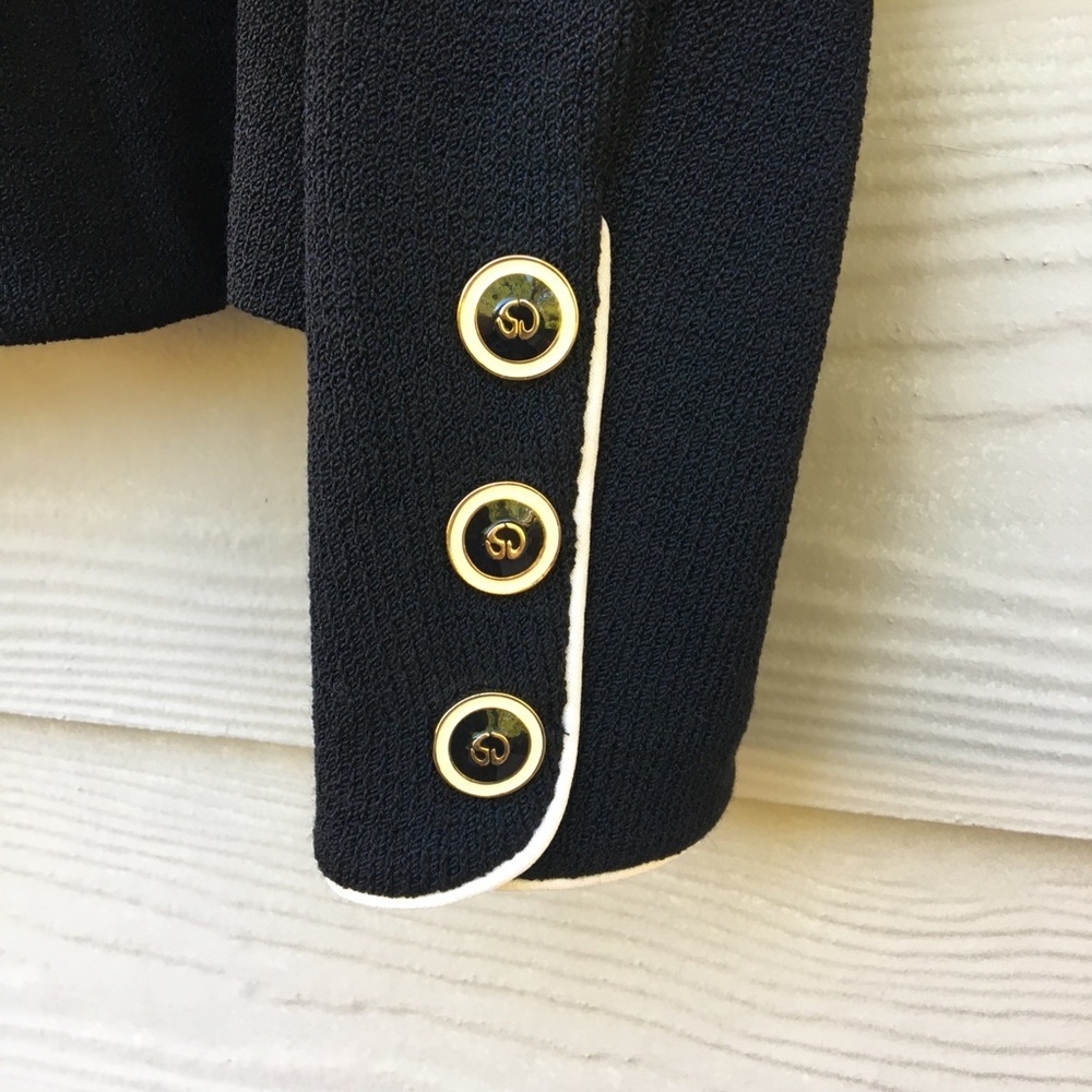 St. John jacket size 4 - Picture 5 of 9